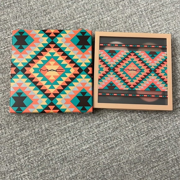 Mac Cosmetics Limited Edition Eyeshadow Quad Call of The Canyons 100% Authentic - Picture 3 of 4